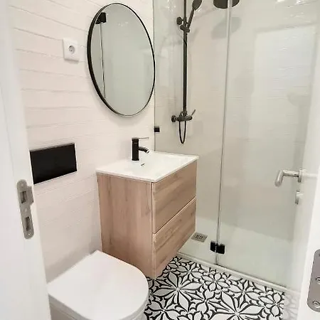 Central Modern Apt Private Patio Ac شقة Lisboa