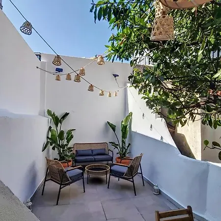 Apartment Central Modern Apt Private Patio Ac Lisbon
