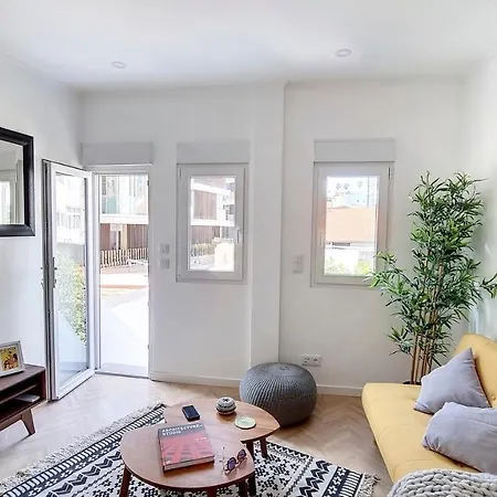 Central Modern Apt Private Patio Ac شقة *