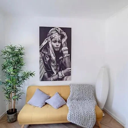 Central Modern Apt Private Patio Ac Апартаменти *