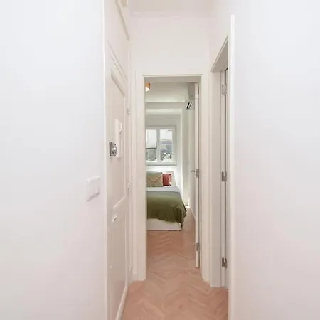 Central Modern Apt Private Patio Ac Апартаменти *